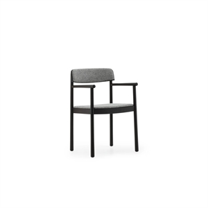 Normann Copenhagen Timb -ruokatuoli käsinojilla, verhoiltu musta/Hallingdal 166