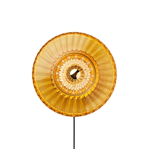 Design By Us New Wave Optic -seinävalaisin, Meripihka