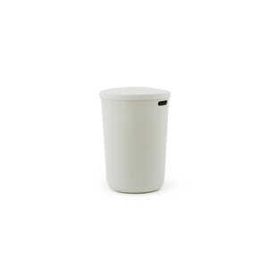 Normann Copenhagen Hide Pyykkikori Kermanvärinen