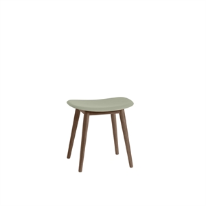 Muuto Fibre-jakkara puisella pohjalla Dusty Green/Dark Brown