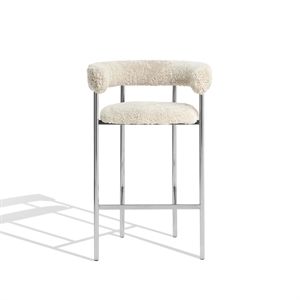 Møbel Copenhagen Font Bar Stool with Armrests 75 cm Sheepskin Oyster/Polished Steel Frame