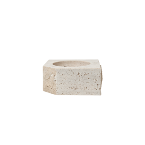 Louise Roe -gallerian esine, kivinen kynttilänjalka, matala, beige, travertiini