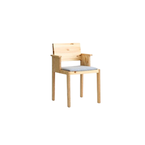 Vaarnii 016 Maasto ruokapöydän tuoli käsinojalla ja pehmustetulla istuimella Natural/Square 0134