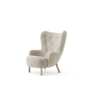 &Tradition Petra VB3 Armchair Sheepskin Moonlight/Oiled Oak