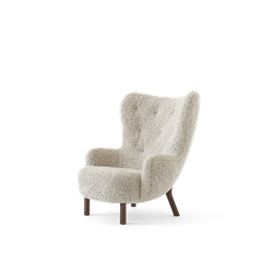 &Tradition Petra VB3 Armchair Sheepskin Moonlight/Oiled Walnut